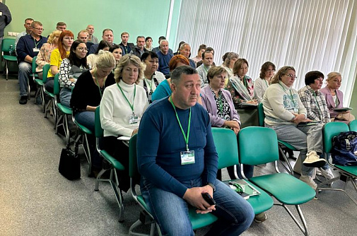 Специалисты компании «Ревикс Доктор Фармер Корма» в Новосибирской области принимают участие в научно-практическом семинаре