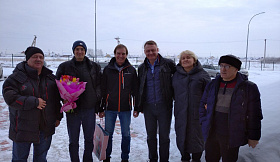 Испанские совладельцы компании ООО «РЕВИКС ДОКТОР ФАРМЕР КОРМА» в Новосибирске поздравили женщин-партнеров с наступающим 8 марта 